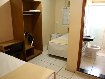 Apartamento confortável com duas camas box